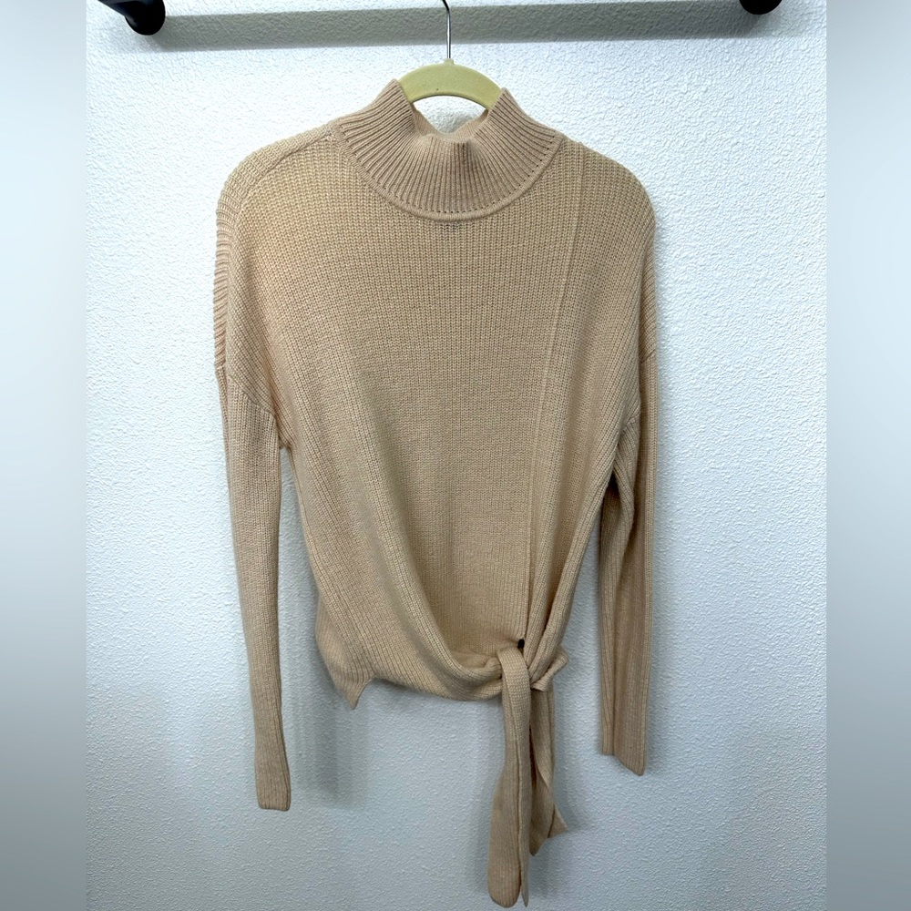 Women’s Nude/Very Light Blush Halogen Sweater with Front Tie, M